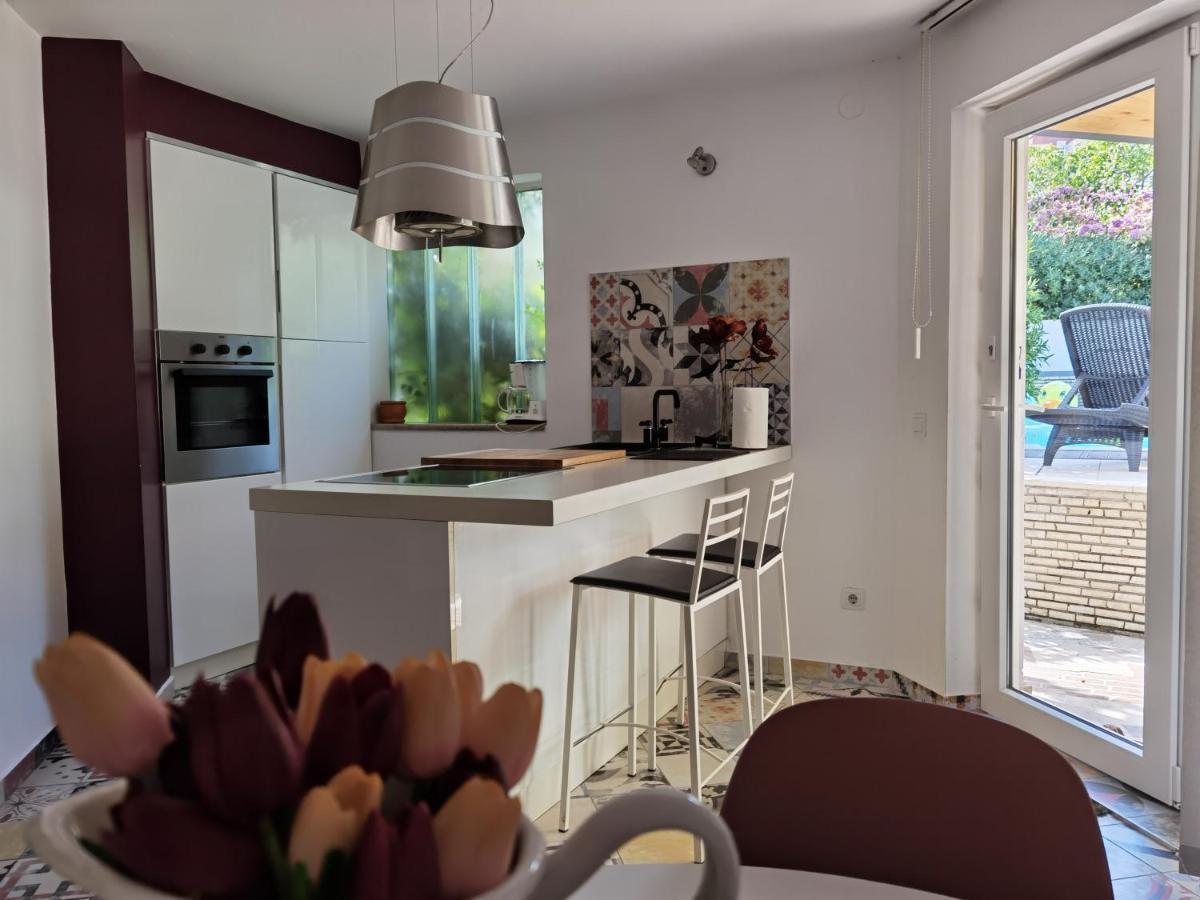Pine And Lime Apartments بولا المظهر الخارجي الصورة