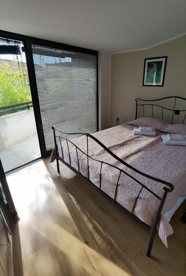 Pine And Lime Apartments بولا المظهر الخارجي الصورة