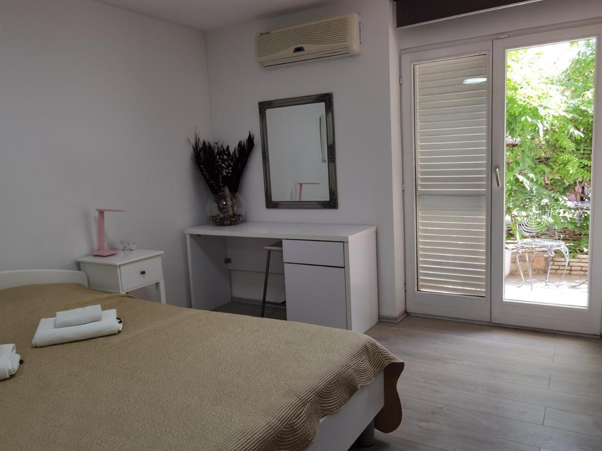 Pine And Lime Apartments بولا المظهر الخارجي الصورة