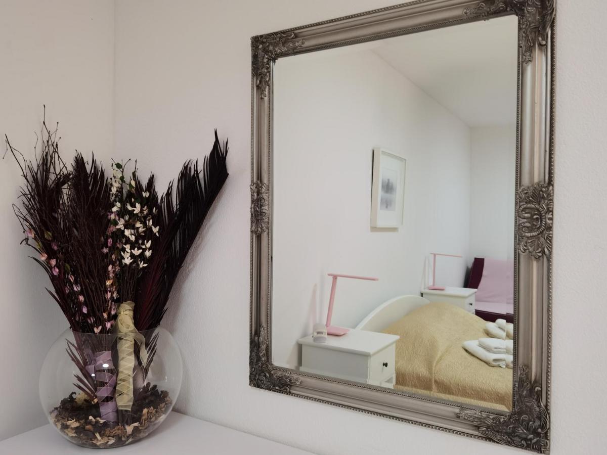 Pine And Lime Apartments بولا المظهر الخارجي الصورة