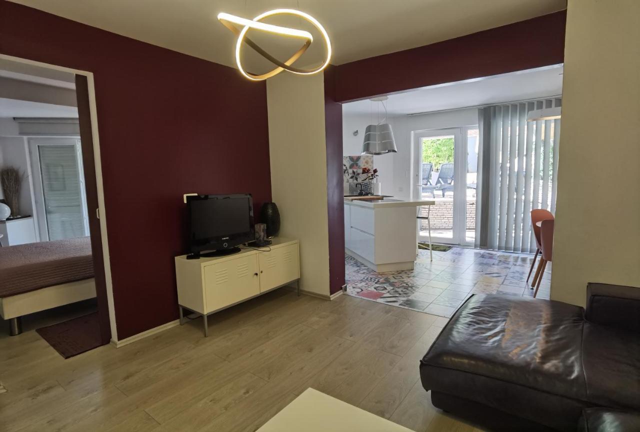 Pine And Lime Apartments بولا المظهر الخارجي الصورة