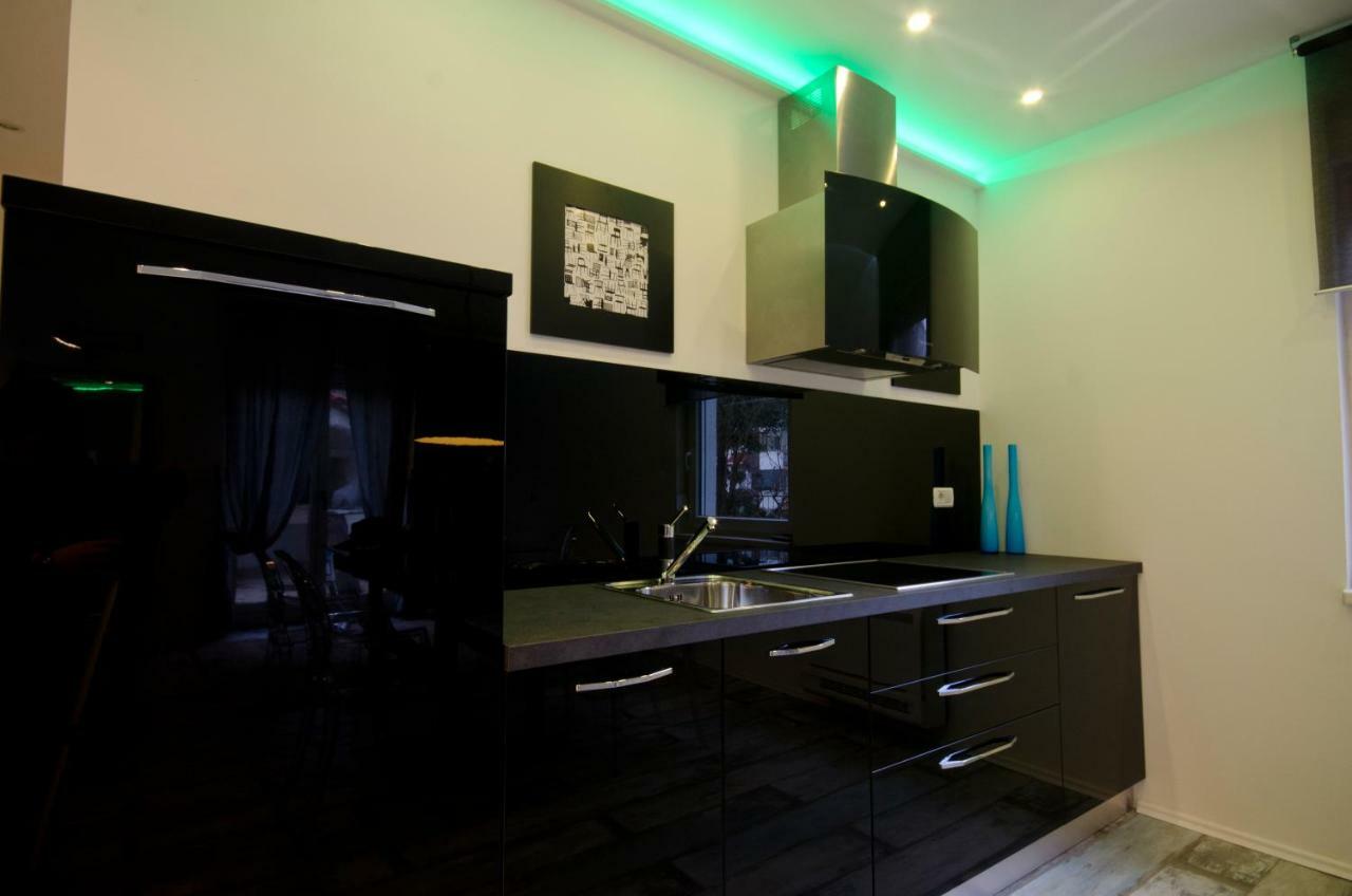 Pine And Lime Apartments بولا المظهر الخارجي الصورة