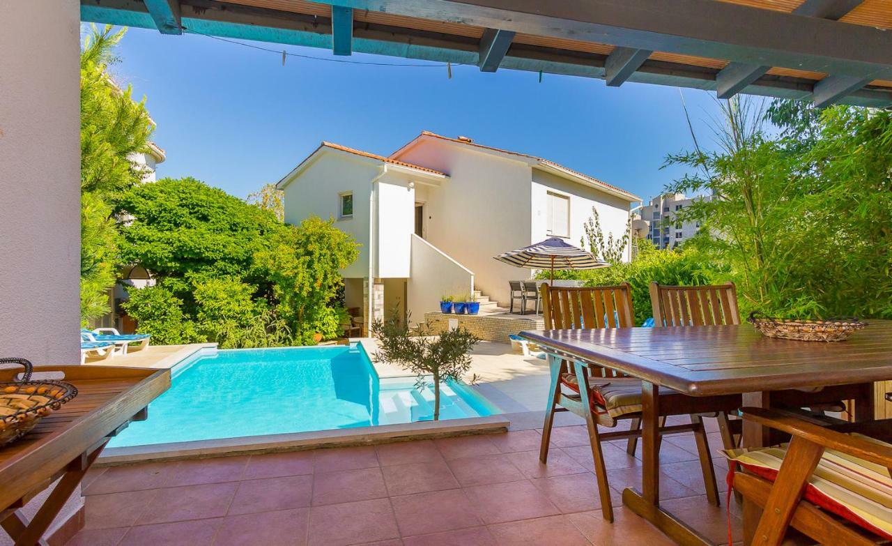 Pine And Lime Apartments بولا المظهر الخارجي الصورة