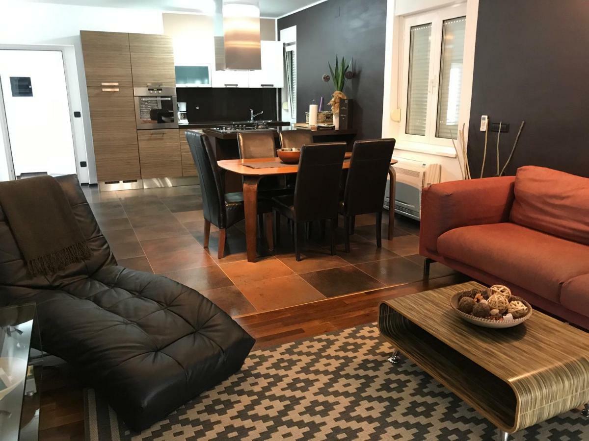 Pine And Lime Apartments بولا المظهر الخارجي الصورة